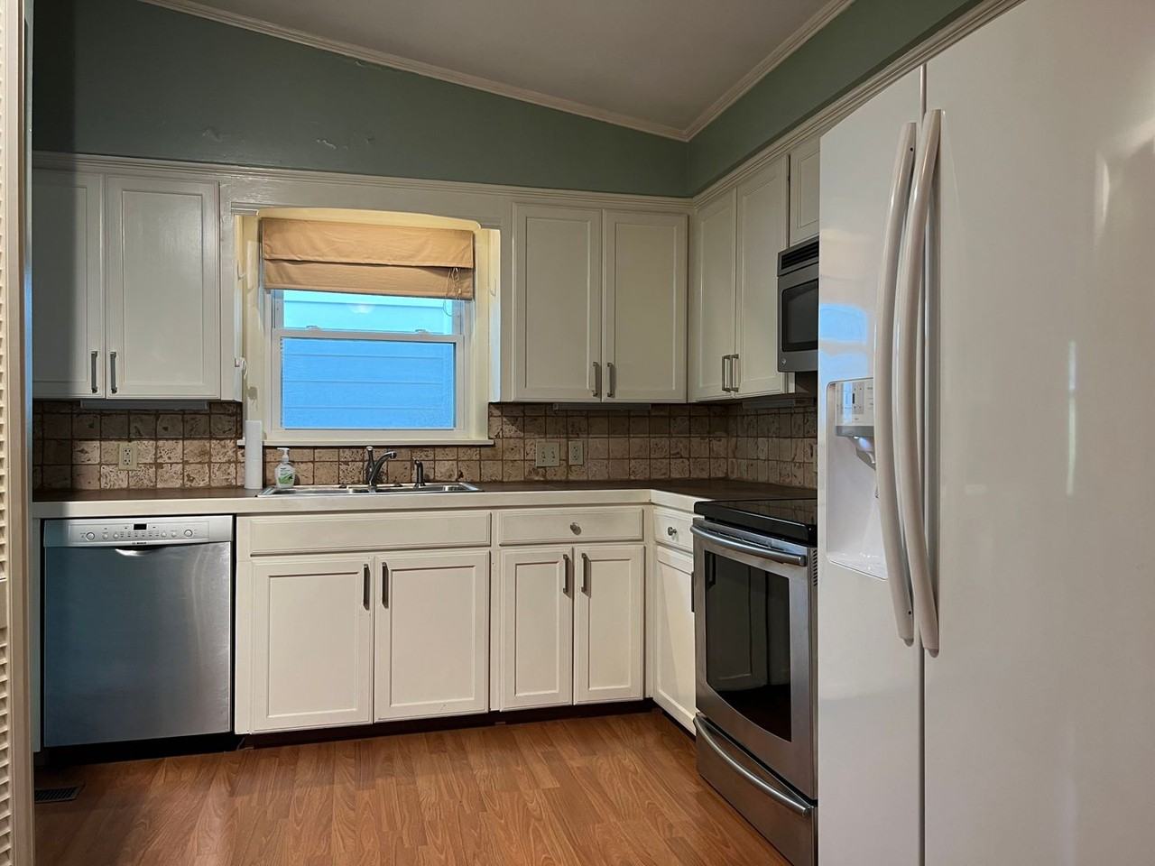 7803 Delray Dr - Photo 6 of 19