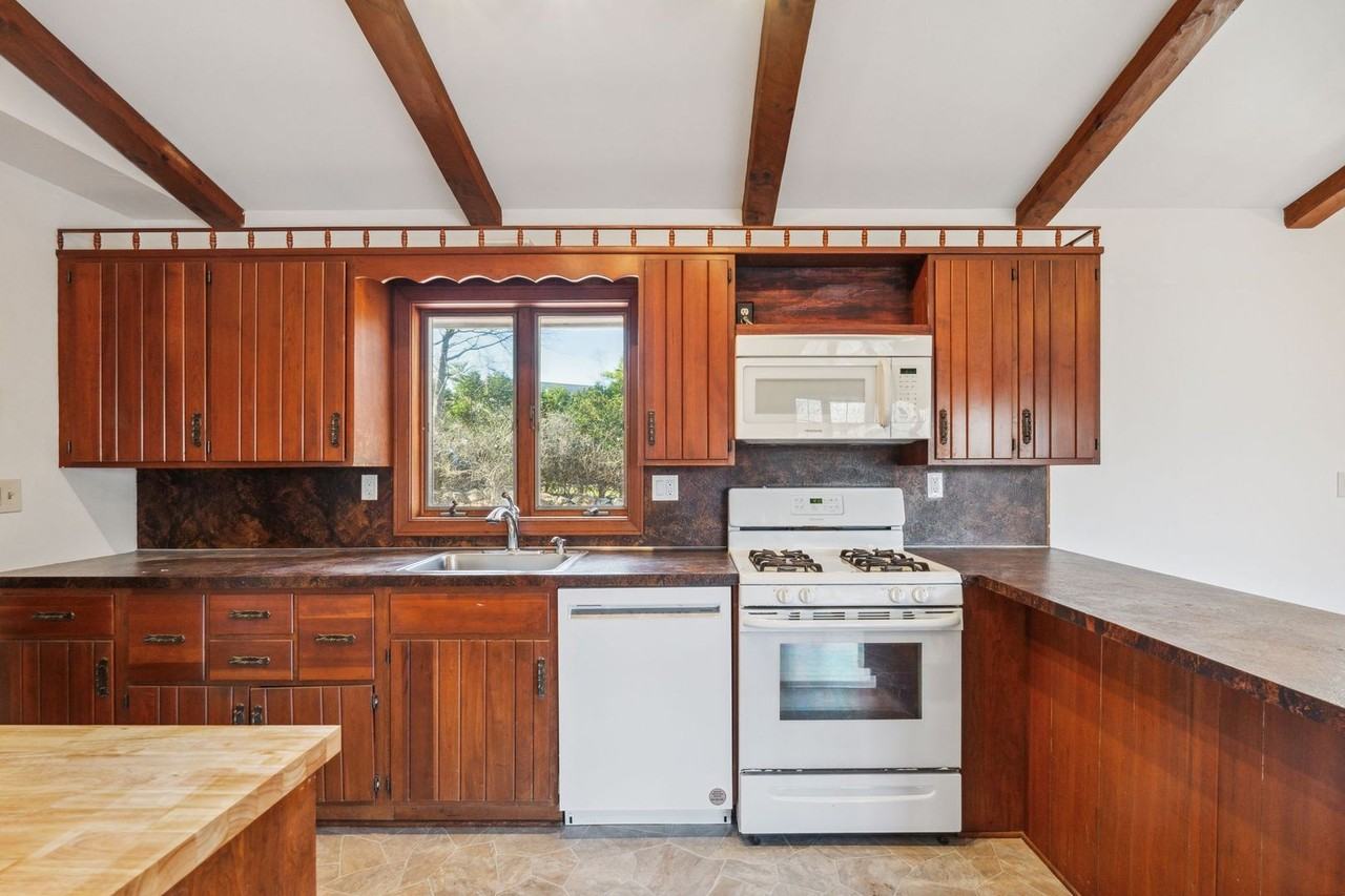 17 Hillside Rd - Photo 5 of 36