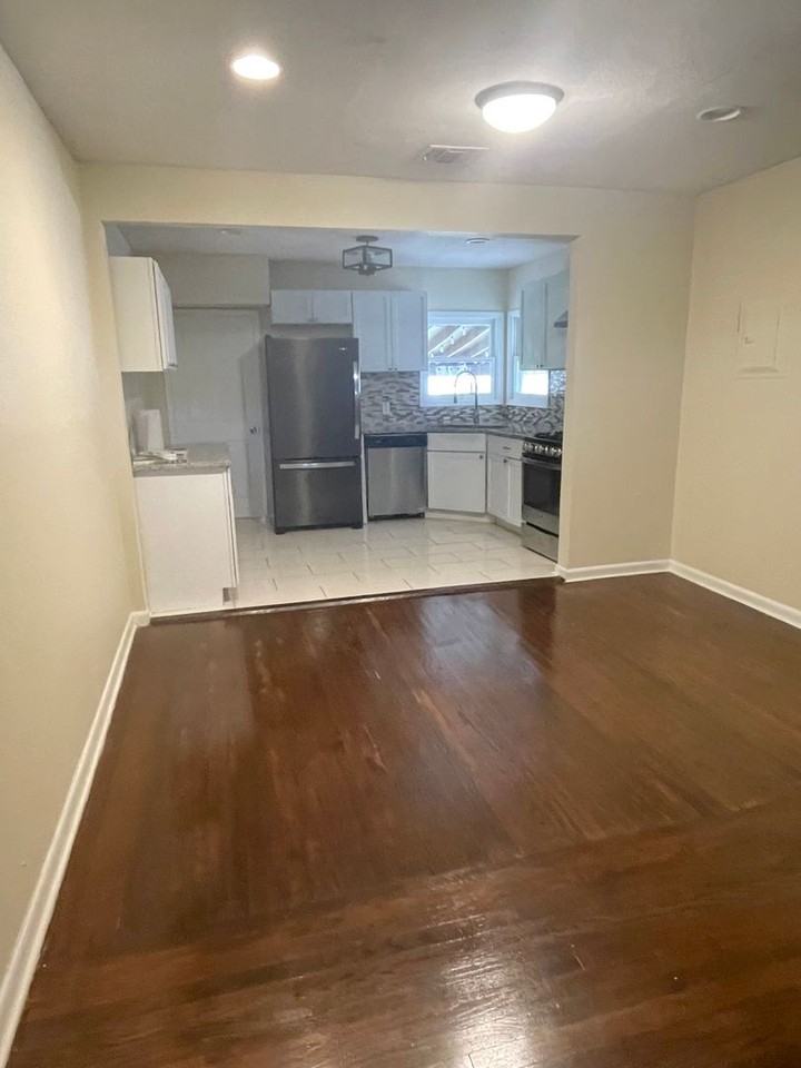 118 El Monte Blvd - Photo 3 of 28