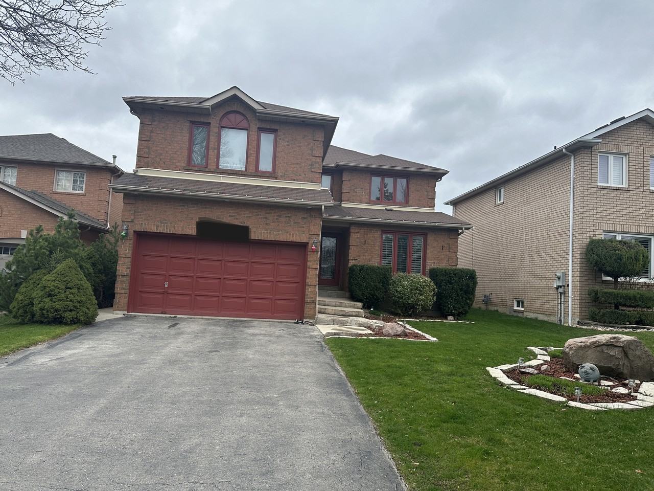 1497 Estes Crescent - Photo 3 of 7