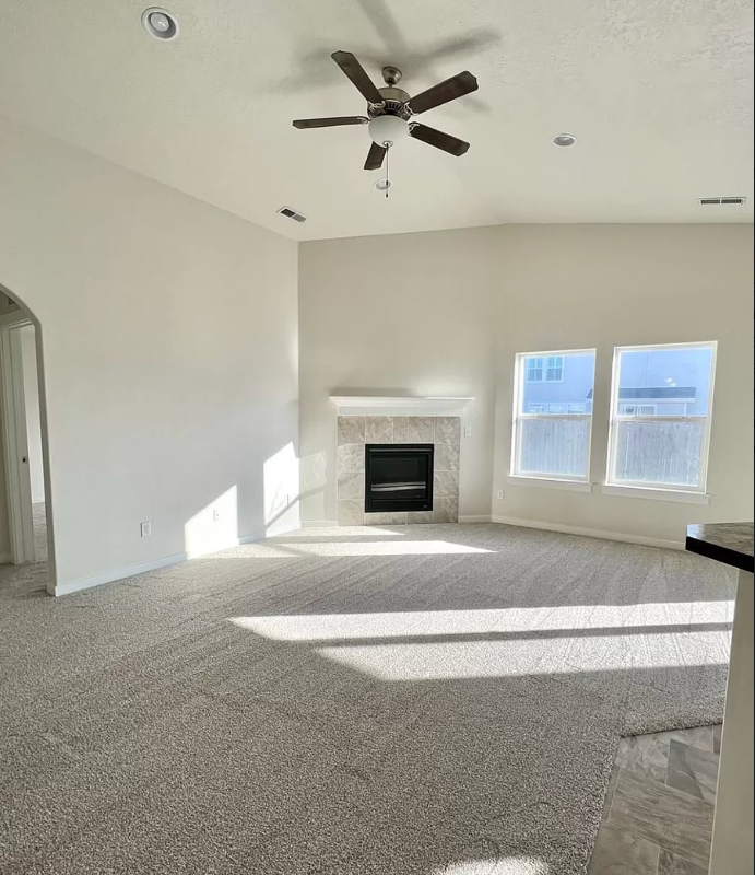 715 Sw Huebert St - Photo 3 of 22