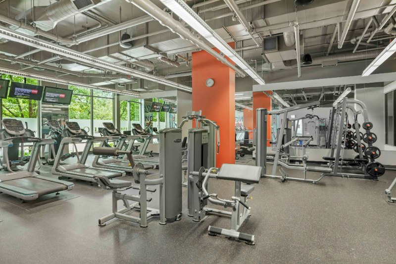 911 S Clark St - Photo 6 of 14