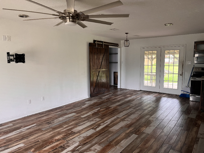 1130 Cook Dr - Photo 2 of 21