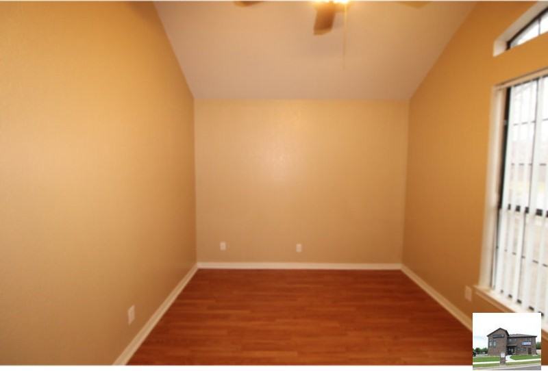 3923 Oak Valley Dr - Photo 7 of 29