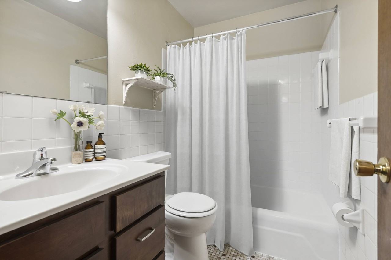 Silver Lake - Photo 3 of 13