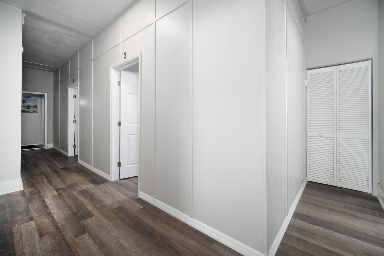 W 31st St - Photo 7 of 23