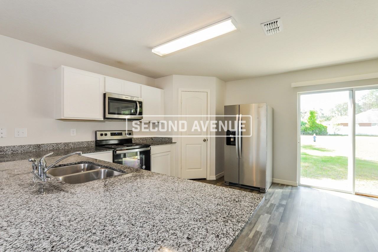 41 Raemoor Dr - Photo 2 of 19