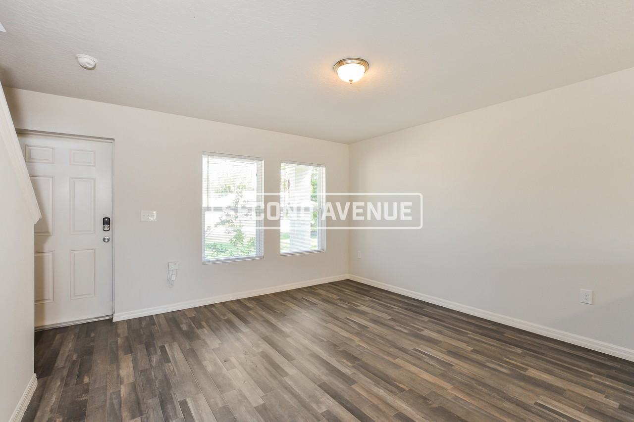 41 Raemoor Dr - Photo 7 of 20