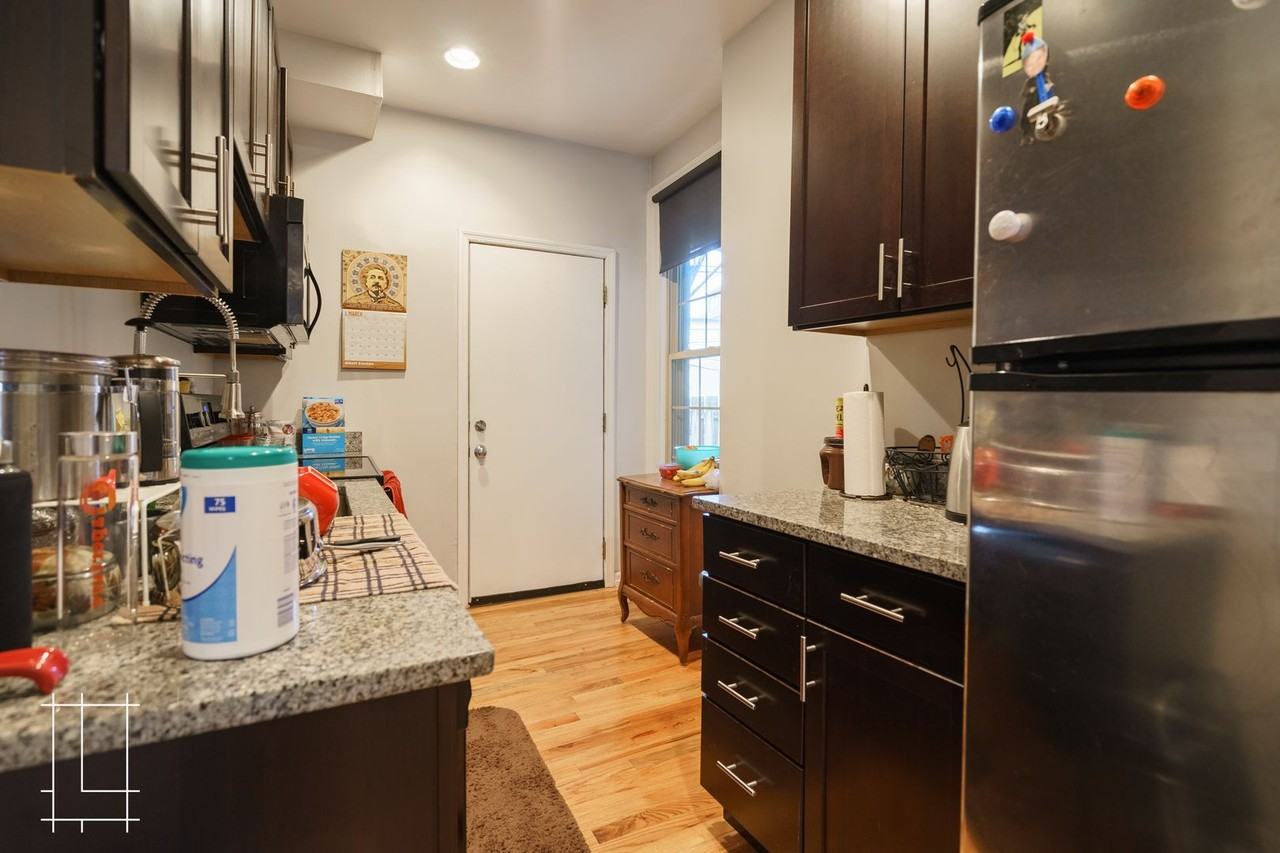 Neil House - Photo 5 of 43