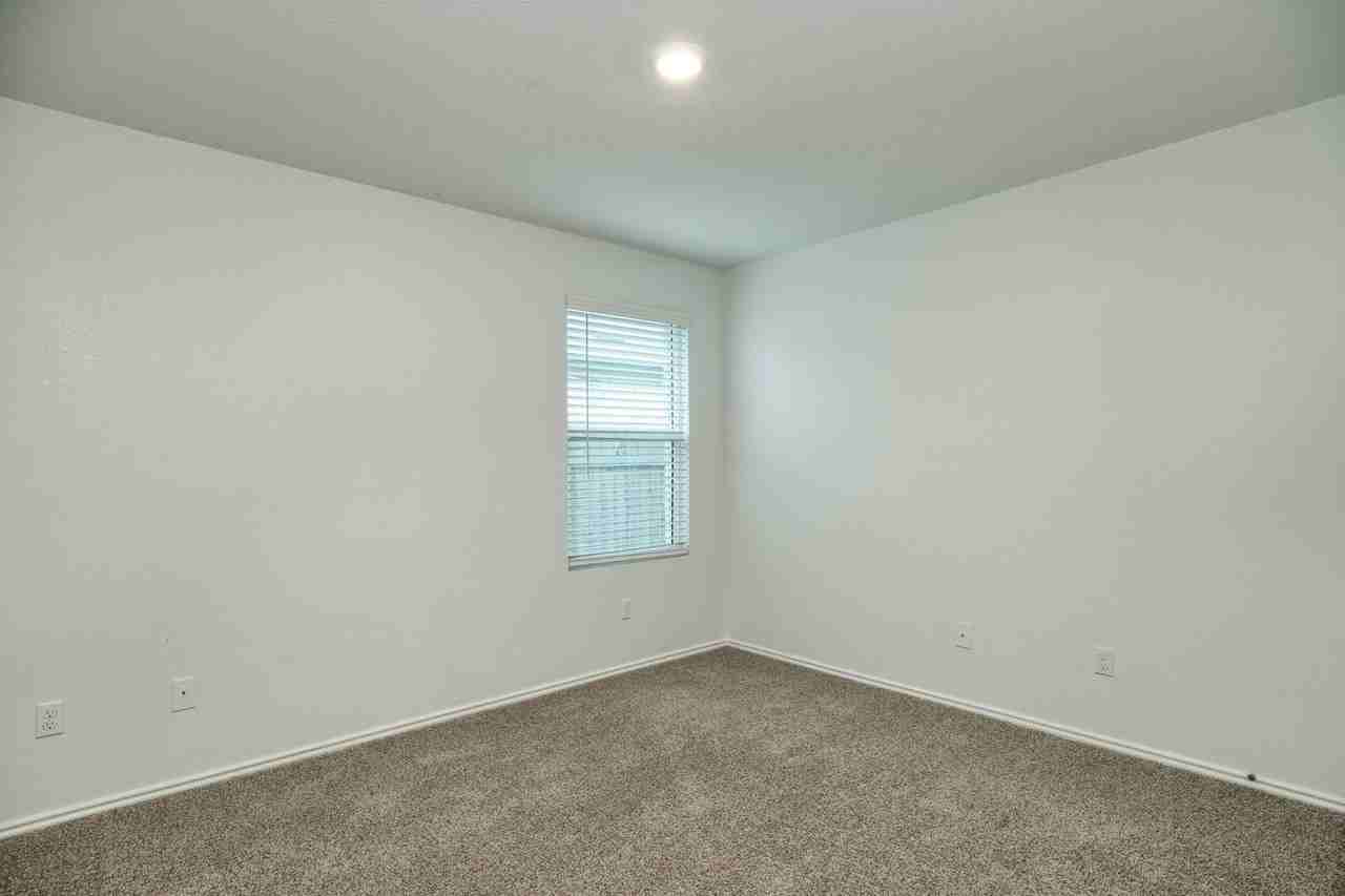 205 Arnage Dr - Photo 7 of 15