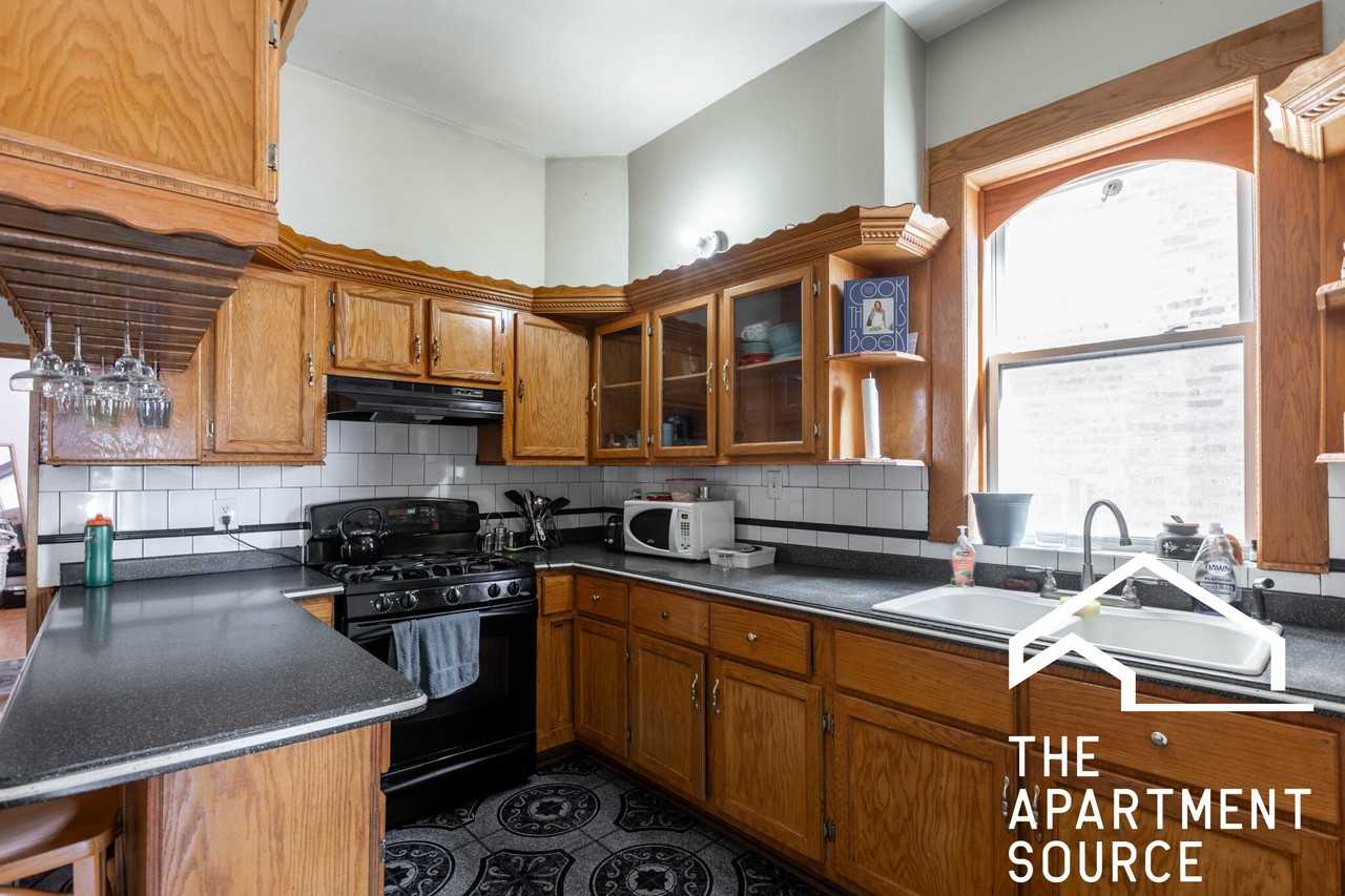 1914 N Keeler Ave #1 - Photo 4 of 12