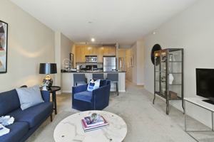 featured image of 353 N Desplaines St #1-1