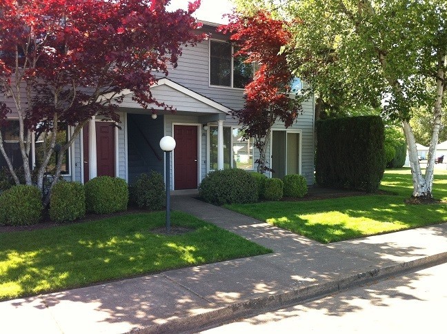 Chestnut Village - Photo 2 of 34