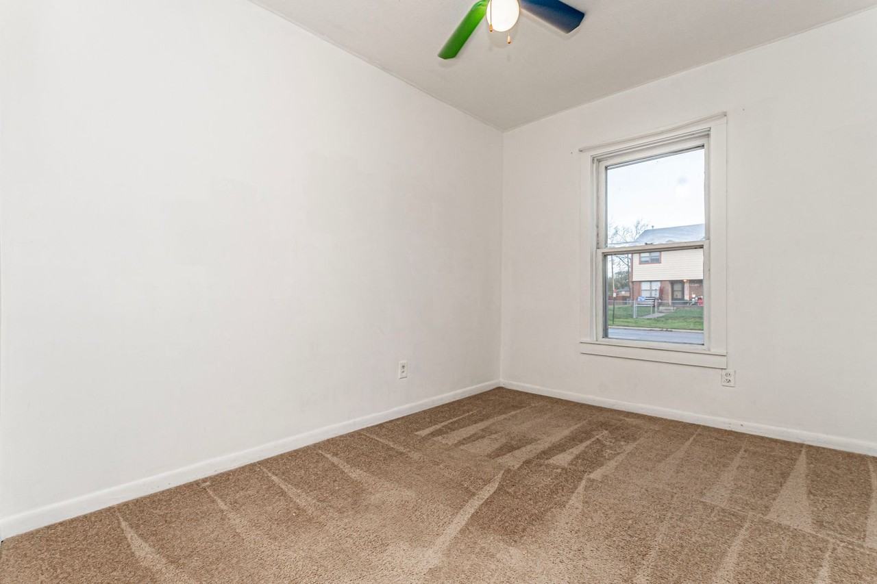 1223 N Jackson St - Photo 6 of 22
