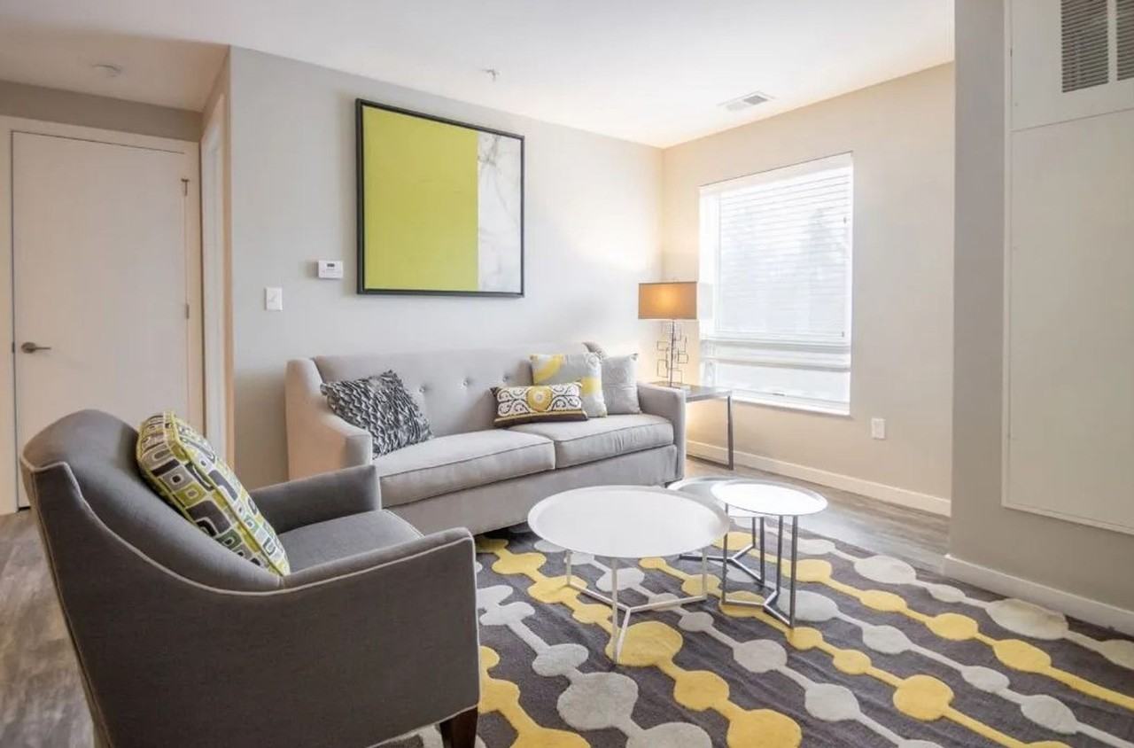 30 Metro Place - Photo 5 of 21