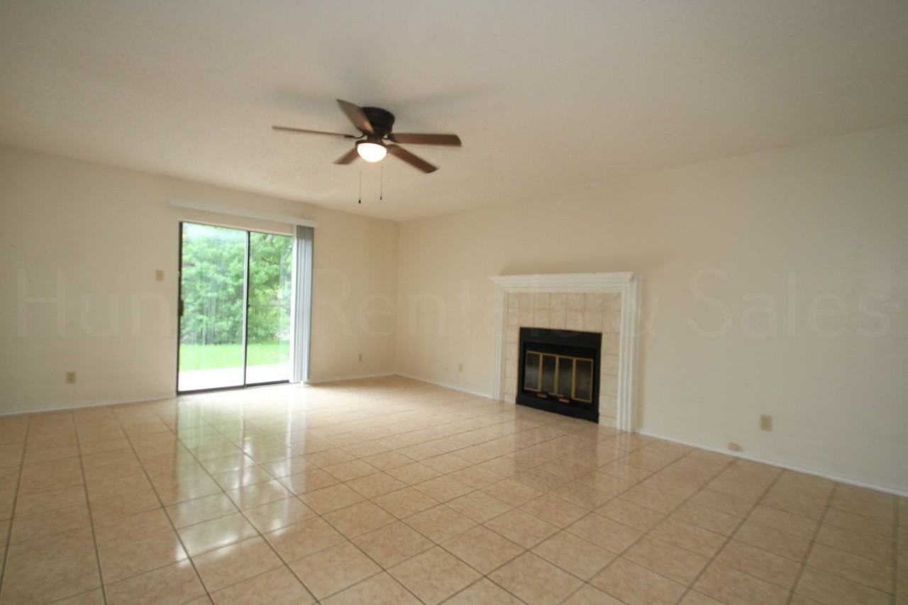 1112 Goodhue Dr - Photo 3 of 24