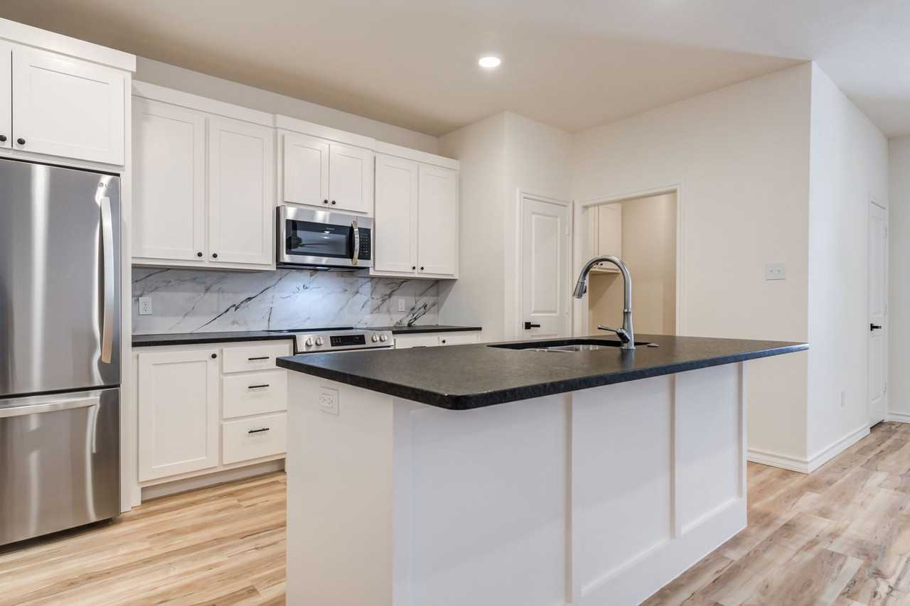 5835 Virginia Ave - Photo 5 of 19