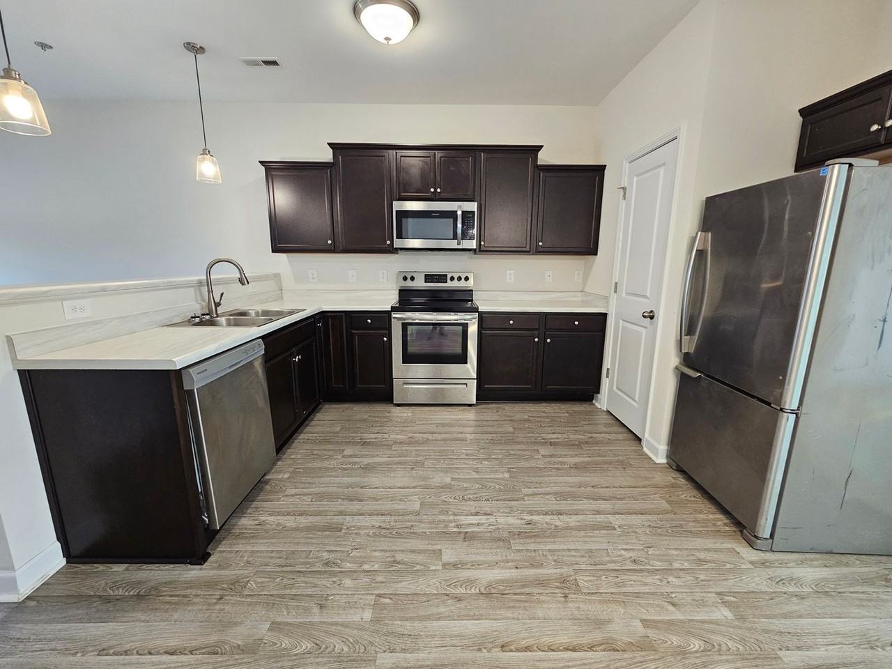 119 Jayden Dr E - Photo 4 of 13