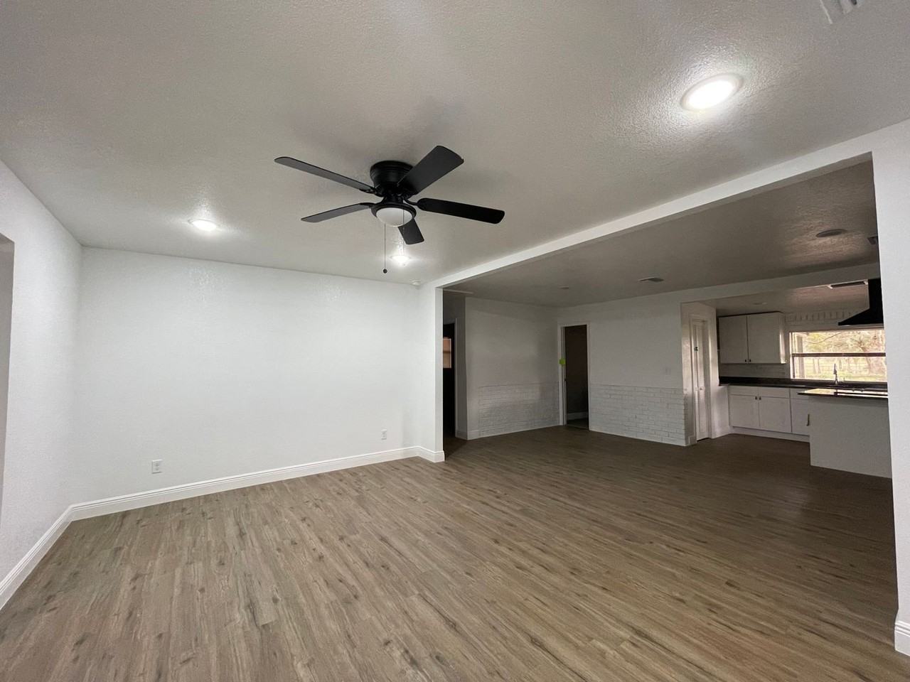 12616 Thonotosassa Rd - Photo 3 of 32