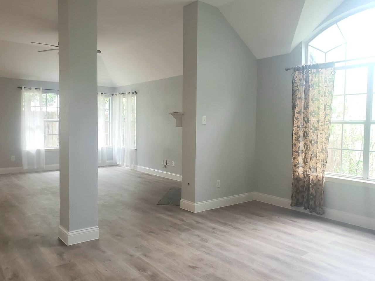 3822 Newland Dr - Photo 4 of 18