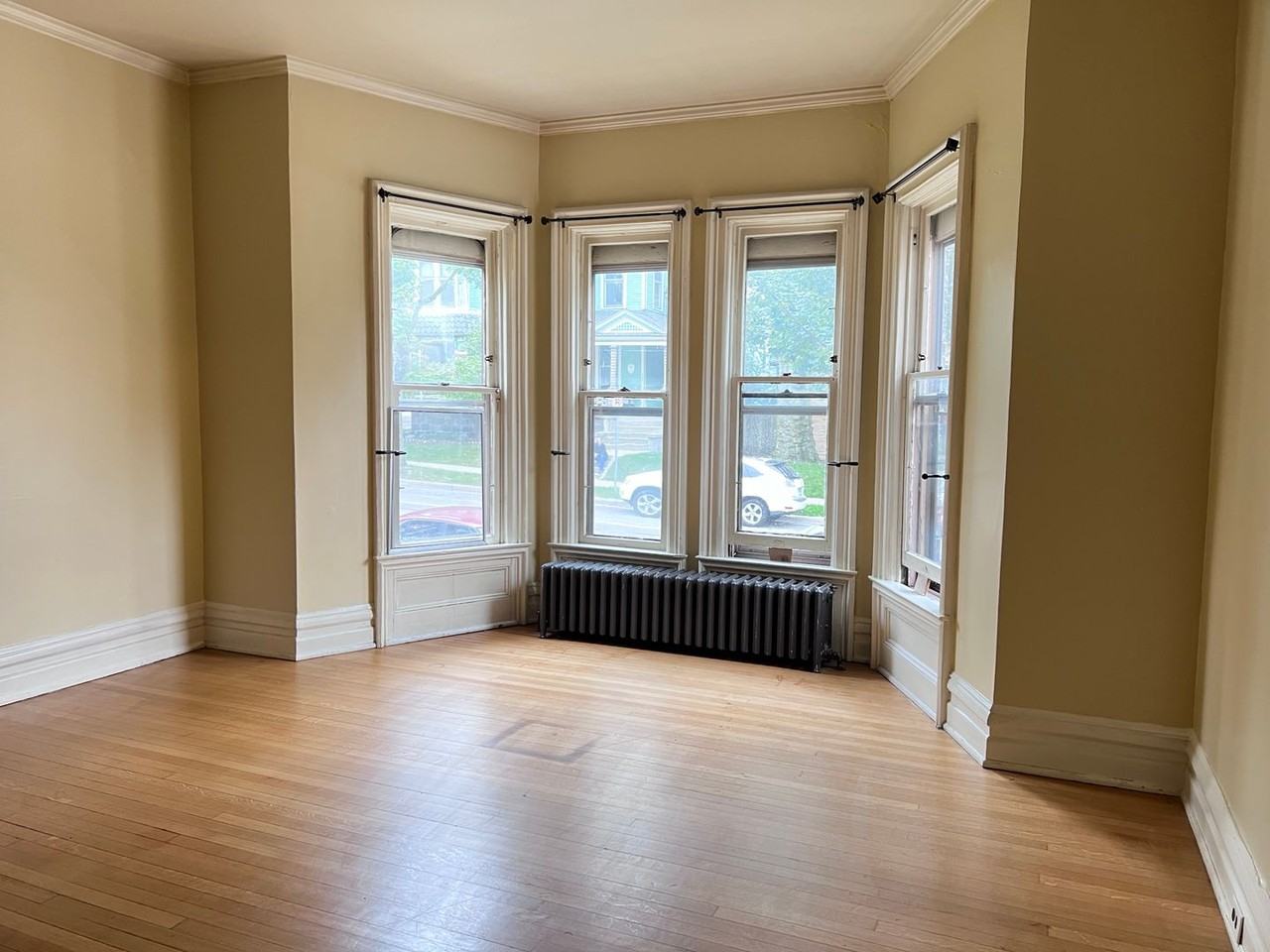 321 Cherry St Se - Photo 2 of 12