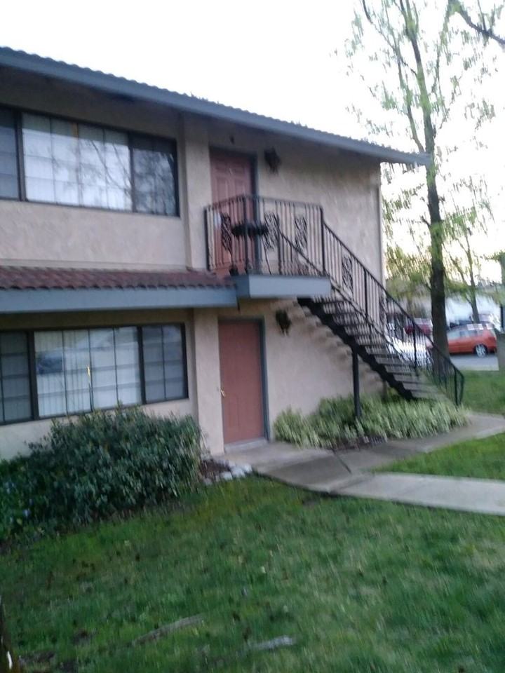 1313 LANCERS LANE - Photo 2 of 8