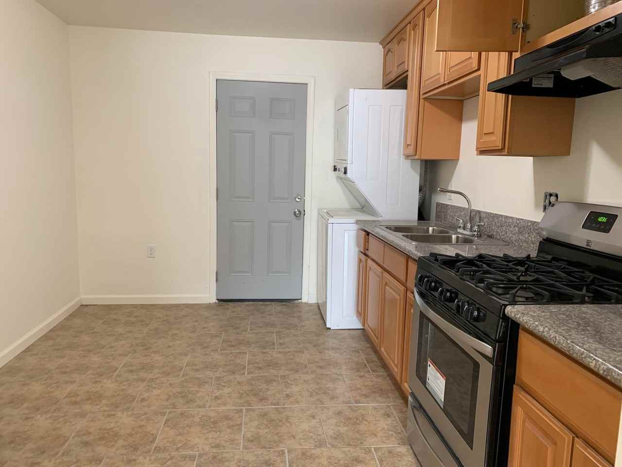 2509 - Photo 3 of 18