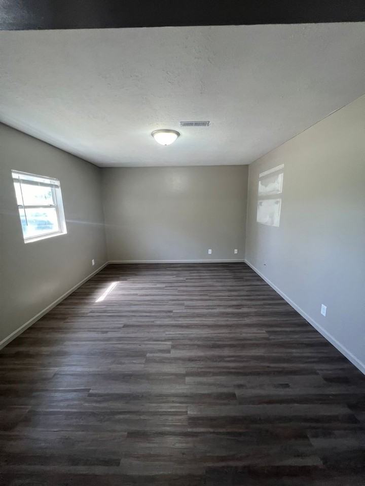 216-218 W Home - Photo 2 of 11