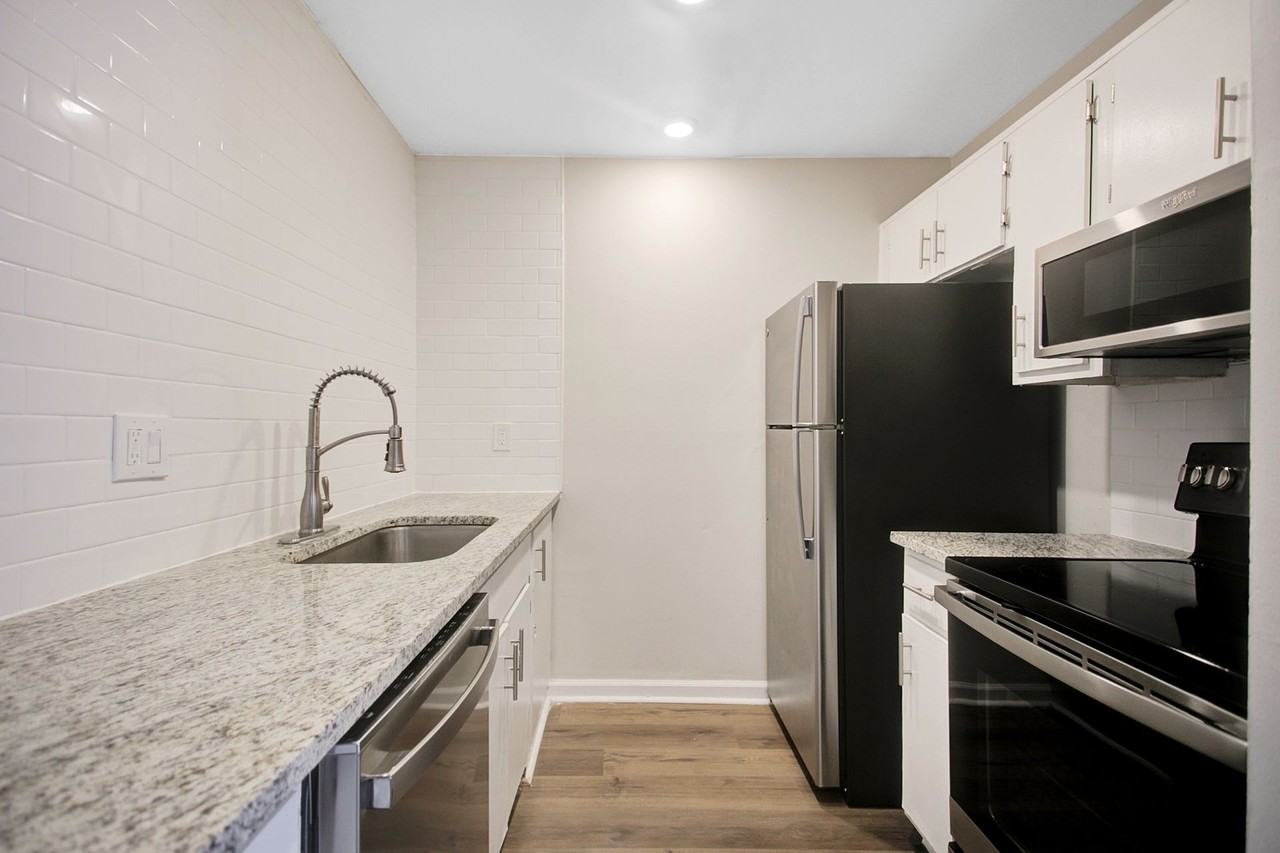 The James Apartments | 1 Bedroom Apartments in Orlando, FL - Photo 6 of 11