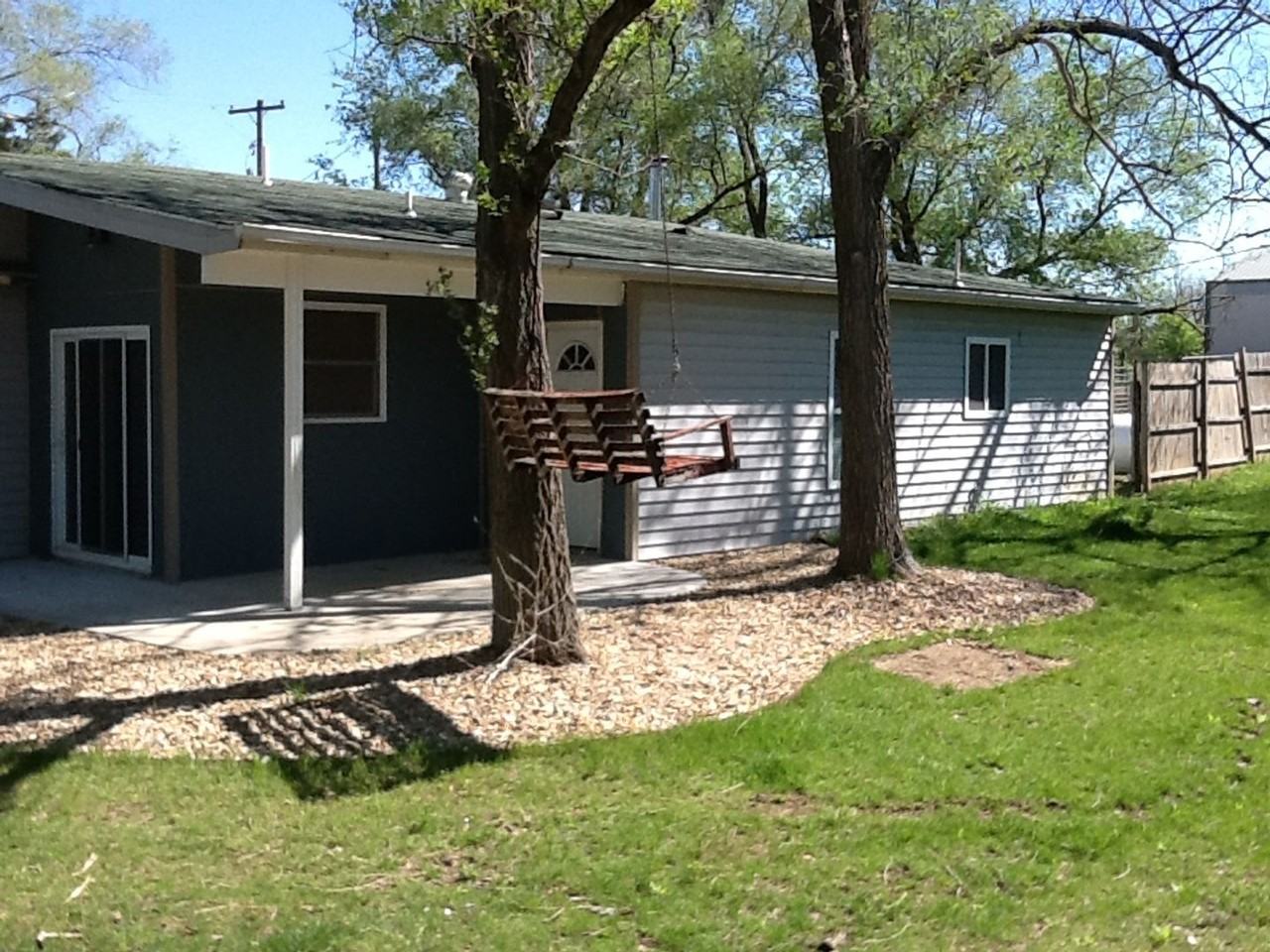 2043 Se 41st St - Photo 2 of 36