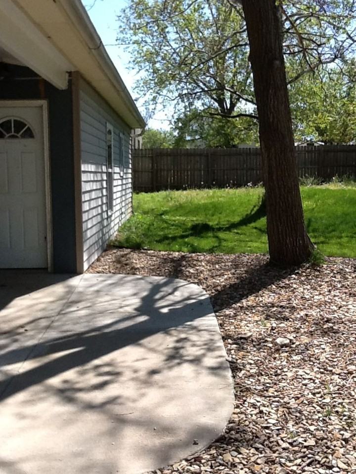 2043 Se 41st St - Photo 3 of 36