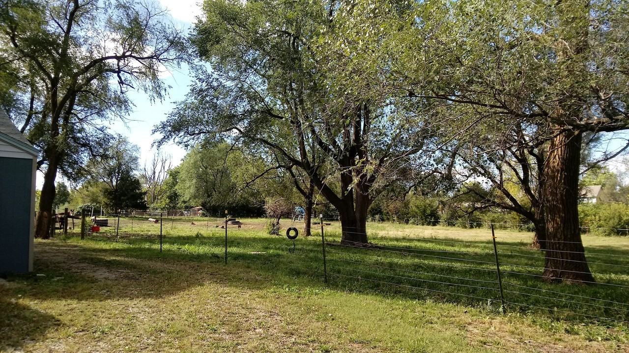 2043 Se 41st St - Photo 4 of 36