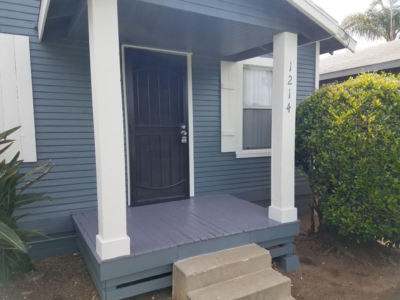 1214 Mitchell St - Photo 2 of 20