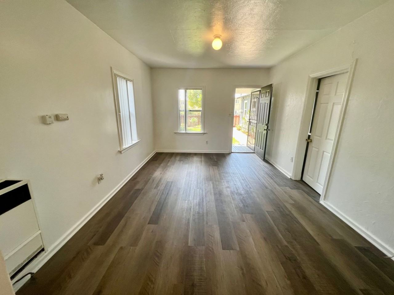 1214 Mitchell St - Photo 4 of 20