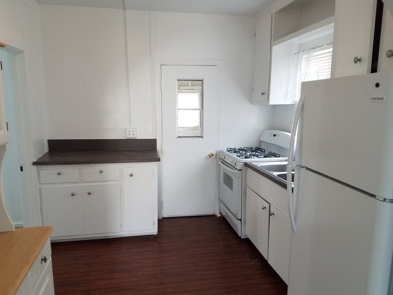 1214 Mitchell St - Photo 5 of 20