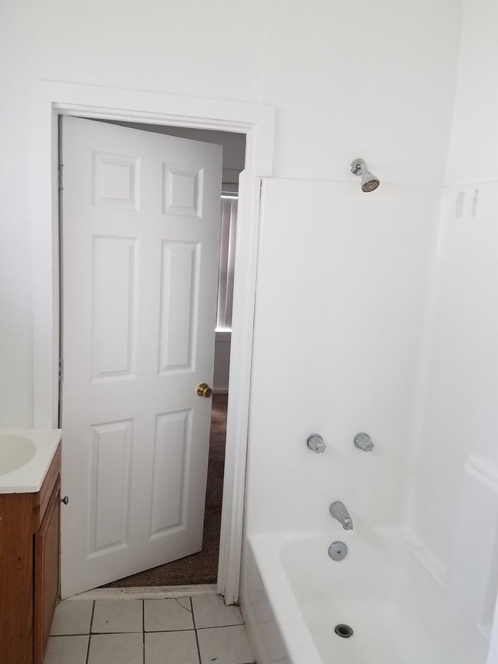 1214 Mitchell St - Photo 6 of 20
