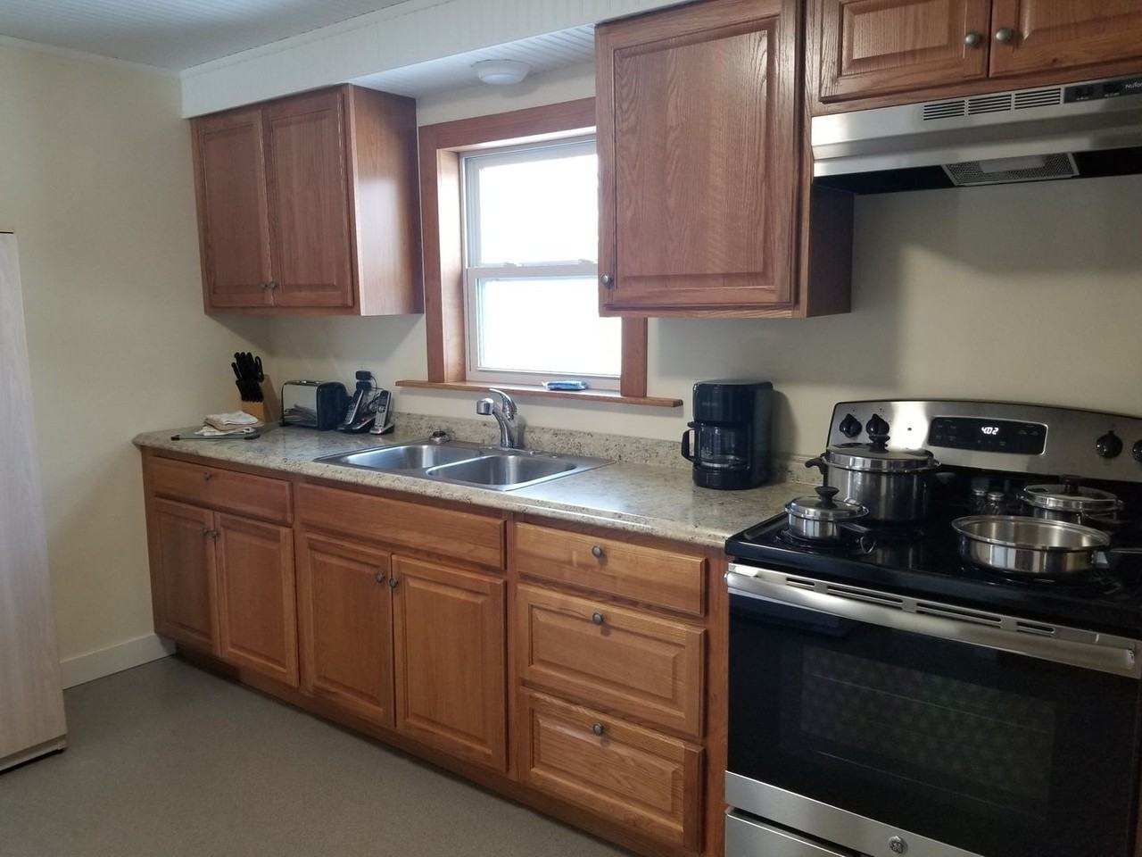 1111 Roosevelt Rd Se - Photo 2 of 9