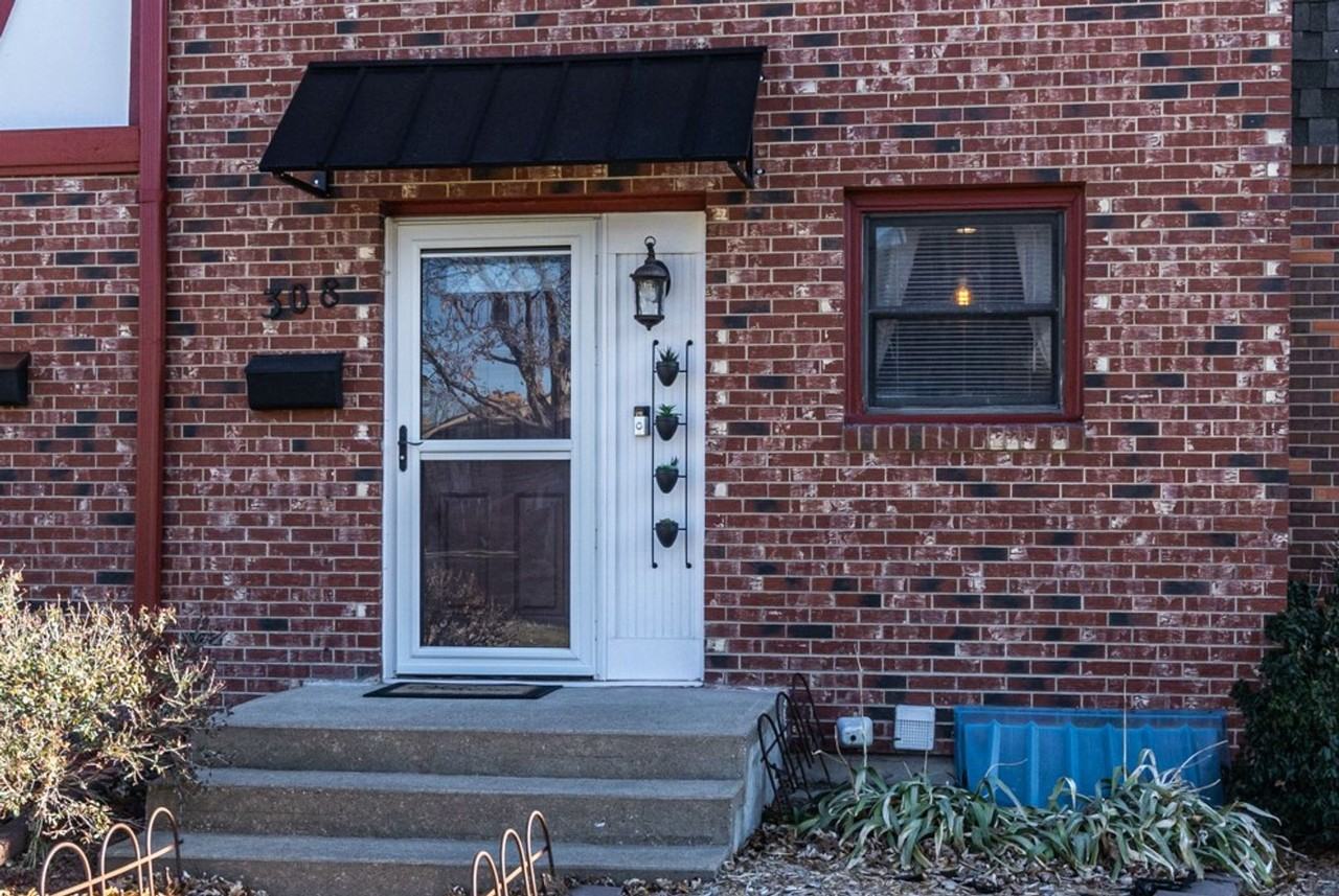 308 Twykingham Pl - Photo 2 of 44