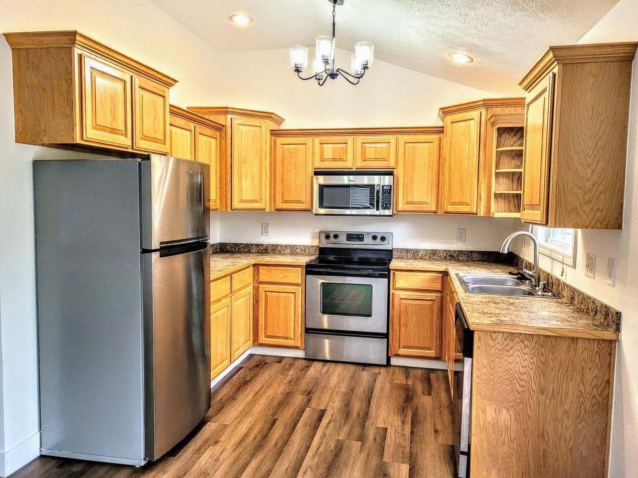 15857 Terris Ln - Photo 2 of 10