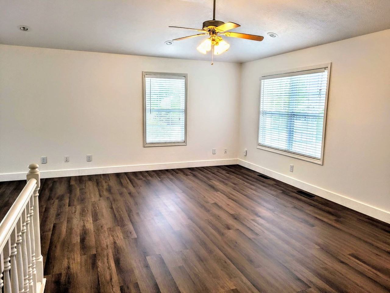 15857 Terris Ln - Photo 3 of 10