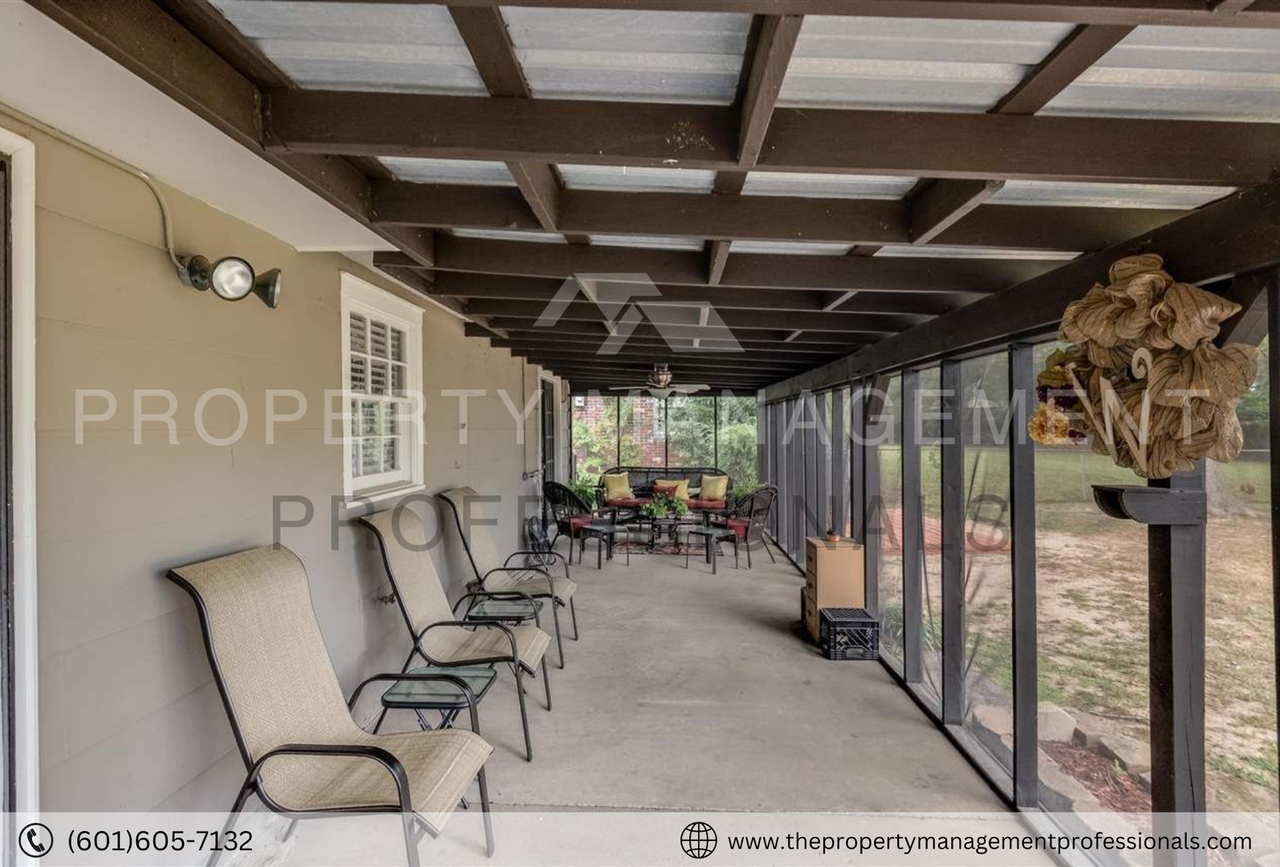 1258 Deerfield Ln - Photo 4 of 36