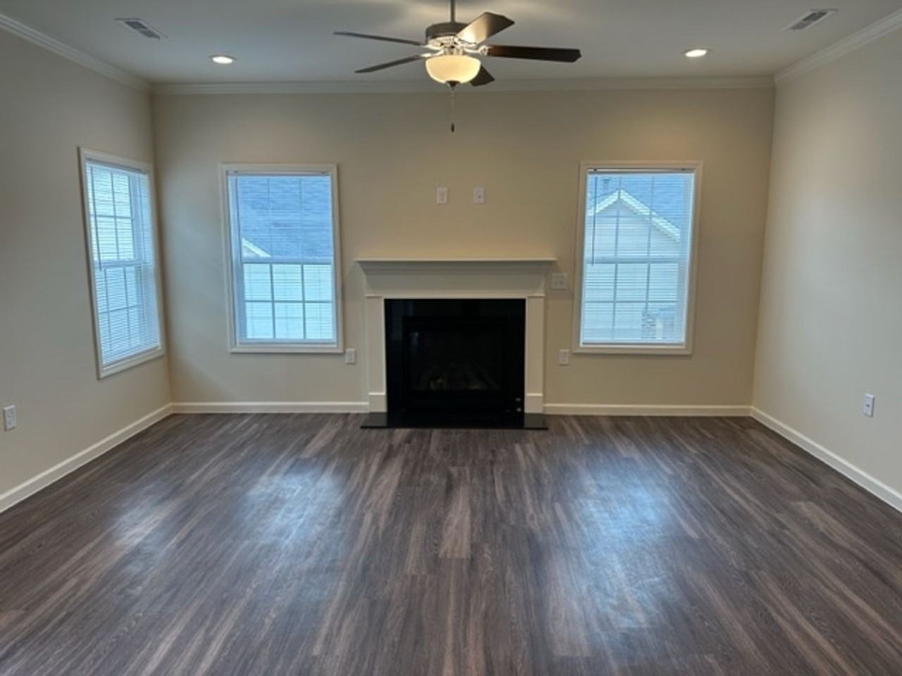 6544 Donahue Drive - Photo 6 of 31