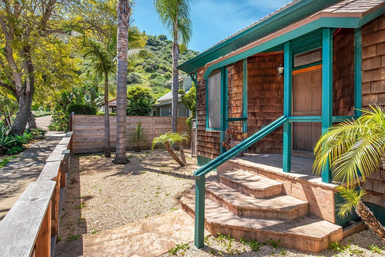 626 W Ortega St - Photo 2 of 12