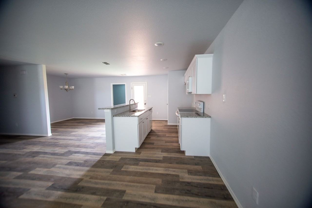 1014 Helena Ave - Photo 3 of 10