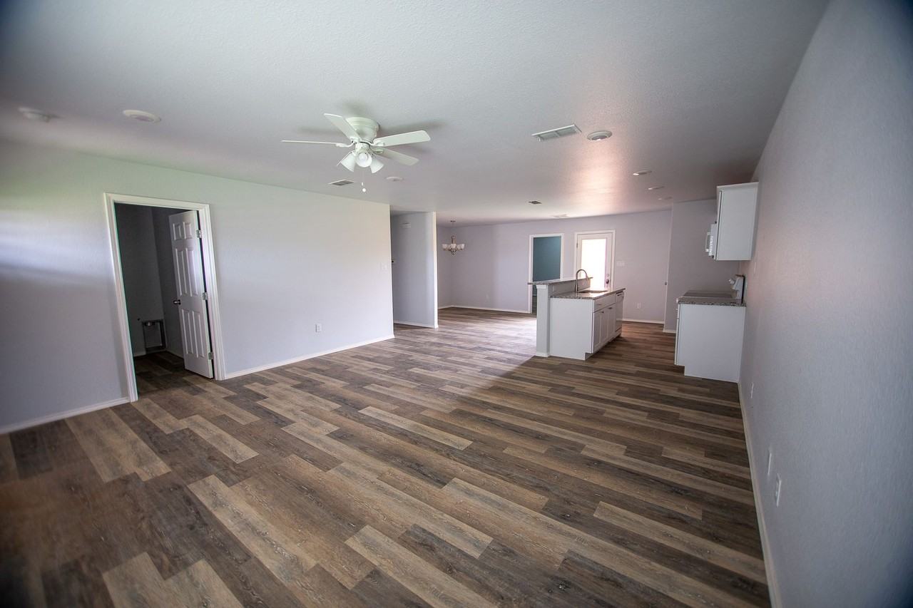 1014 Helena Ave - Photo 4 of 10
