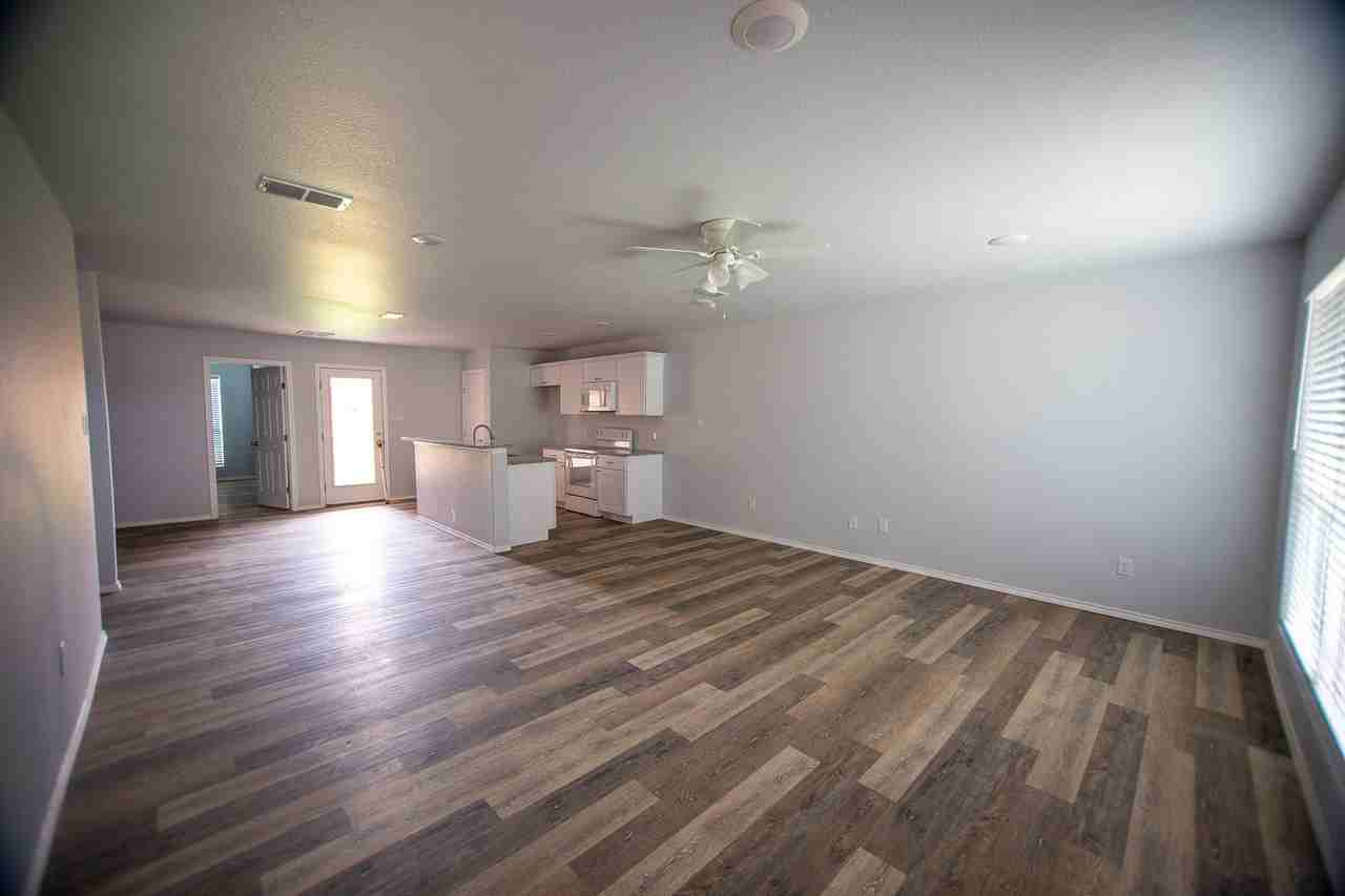 1014 Helena Ave - Photo 5 of 10