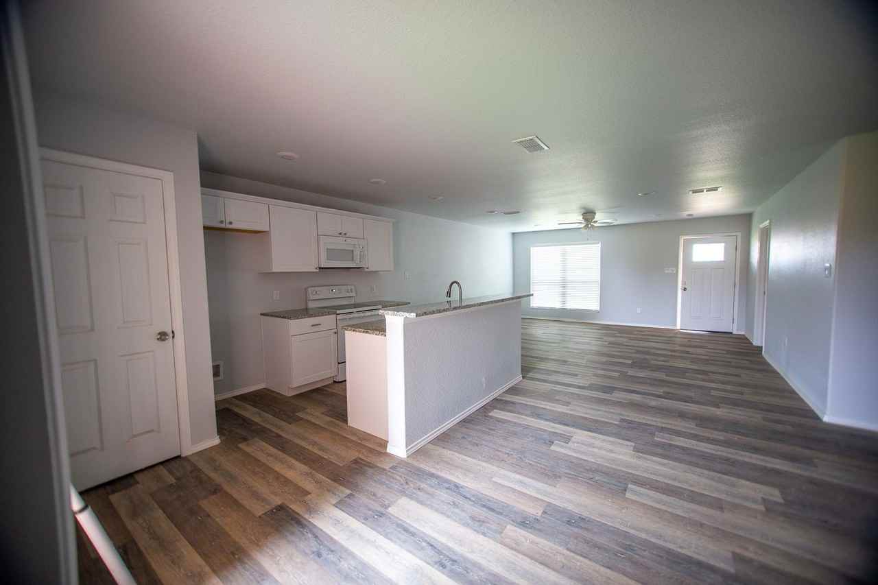 1014 Helena Ave - Photo 6 of 10