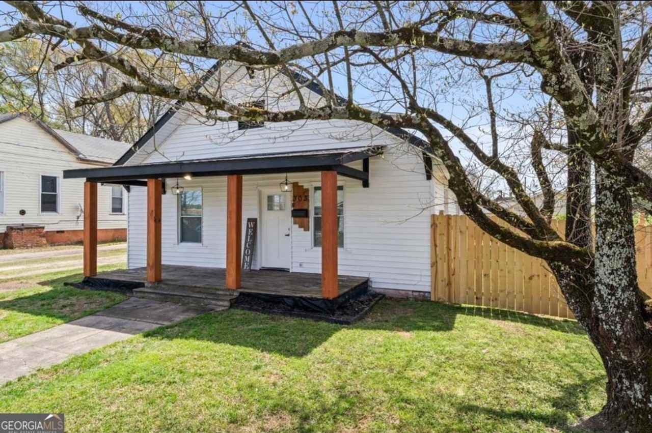 303 Carleeta St - Photo 3 of 19