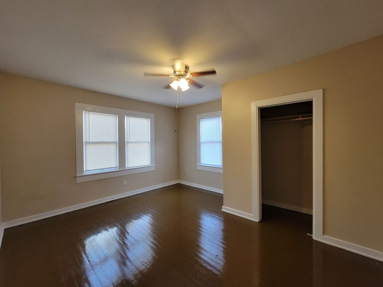 1020 N San Jacinto St - Photo 6 of 7