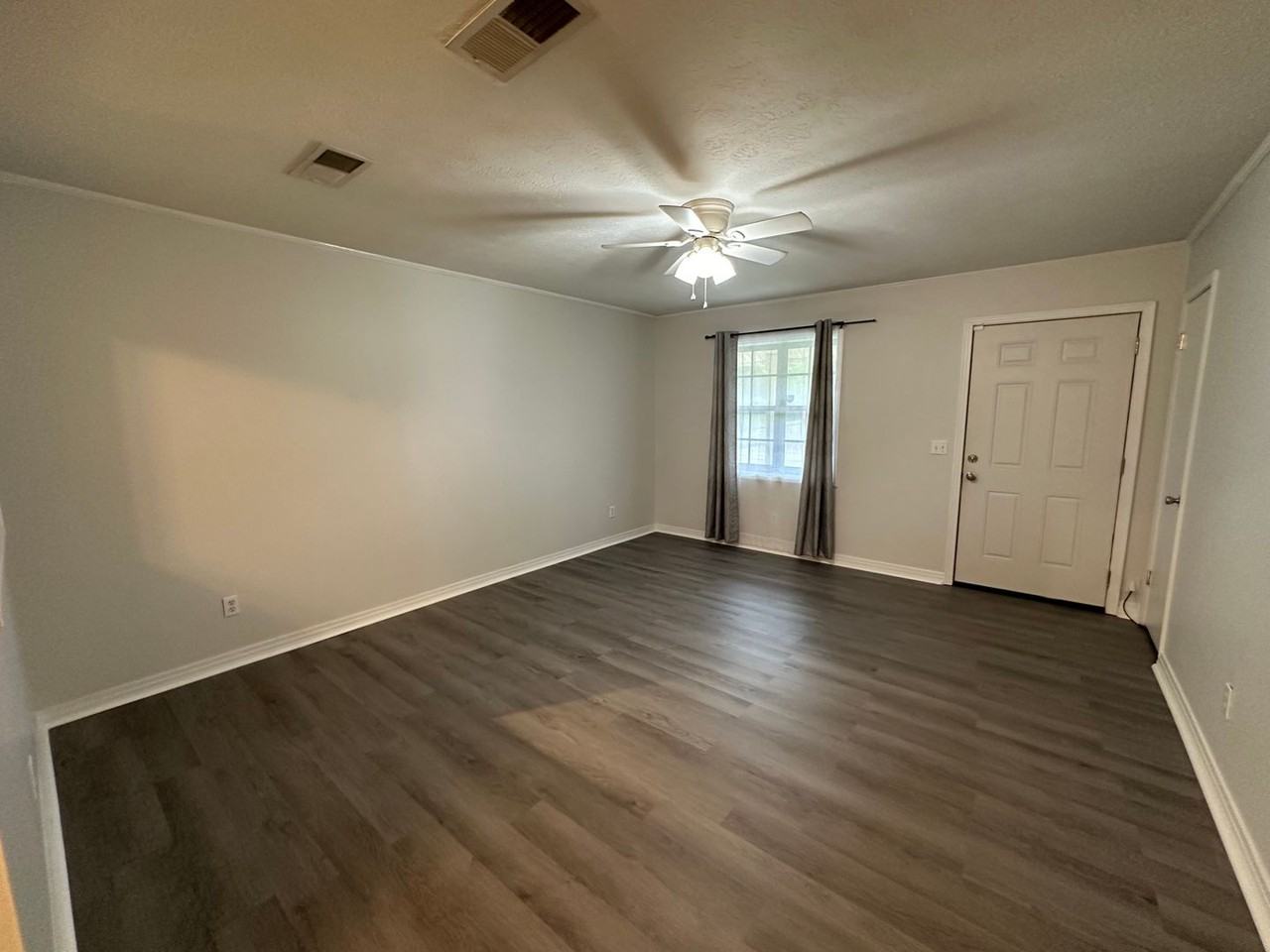 112 Gail Rd - Photo 2 of 19